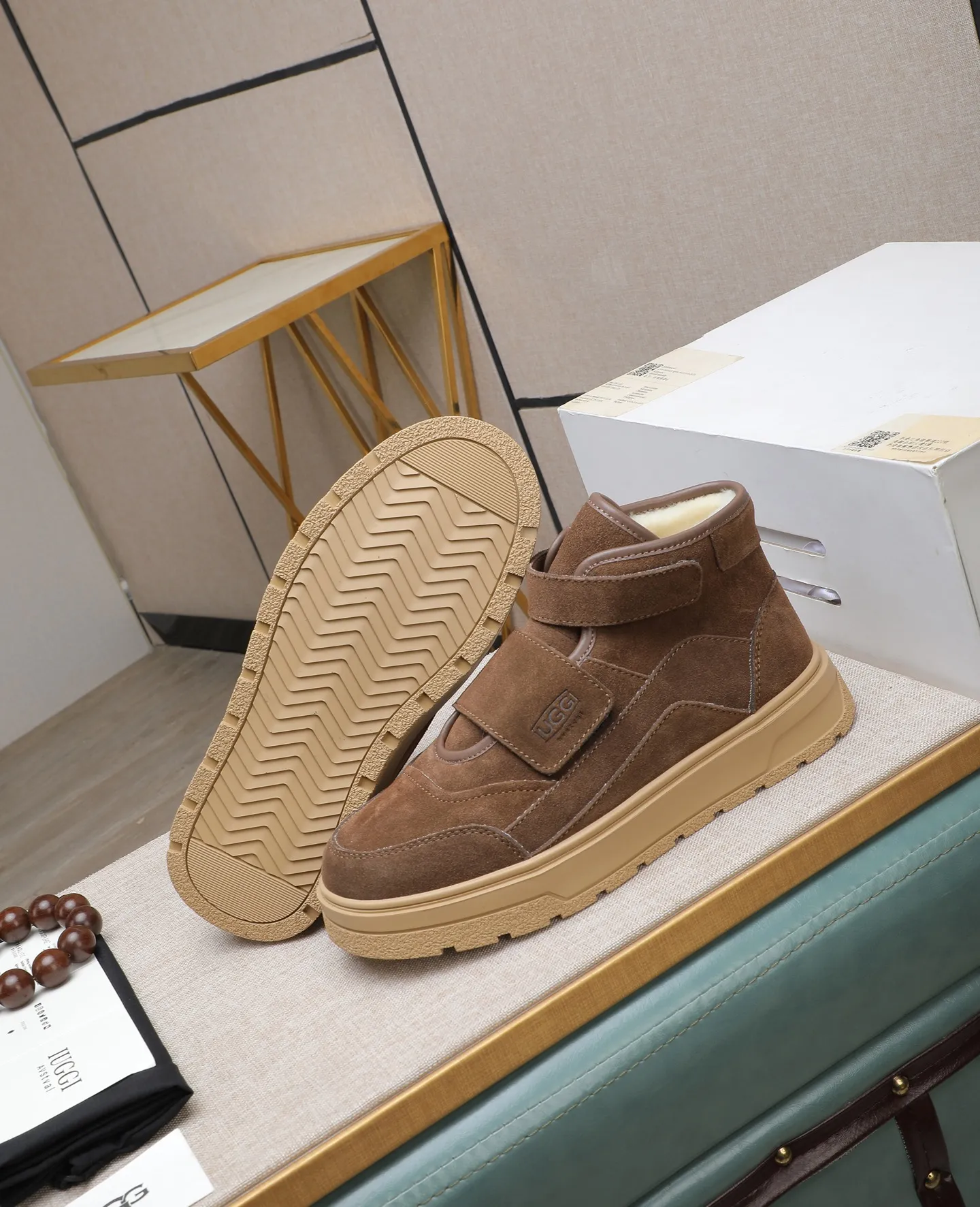 Men's shoes 💰600 IUGGI new retro presbyopia men's shoes, casual and versatile, full of high-end sense, fashionable, luxury and personalized style, joint style, retro presbyopia factor, full of handsome style, first layer suede cowhide, wool lining, rubber outsole, light and non-slip size: 39-44
